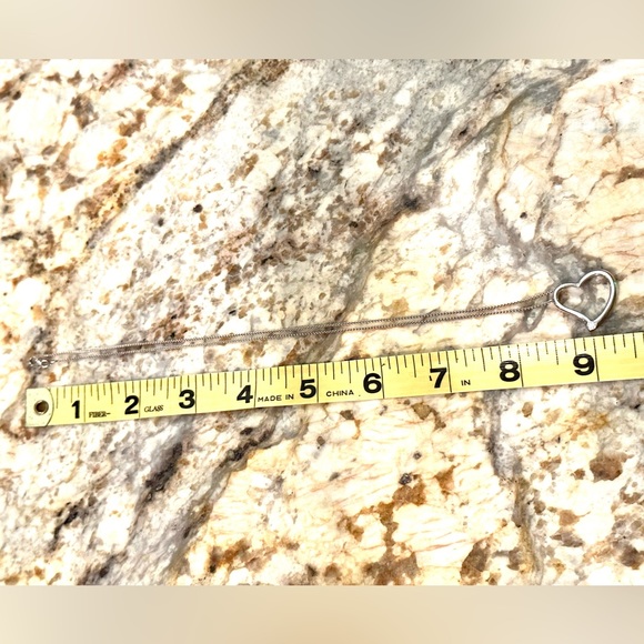 White gold delicate floating heart w natural diamond necklace 18” chain stamped - Picture 11 of 11